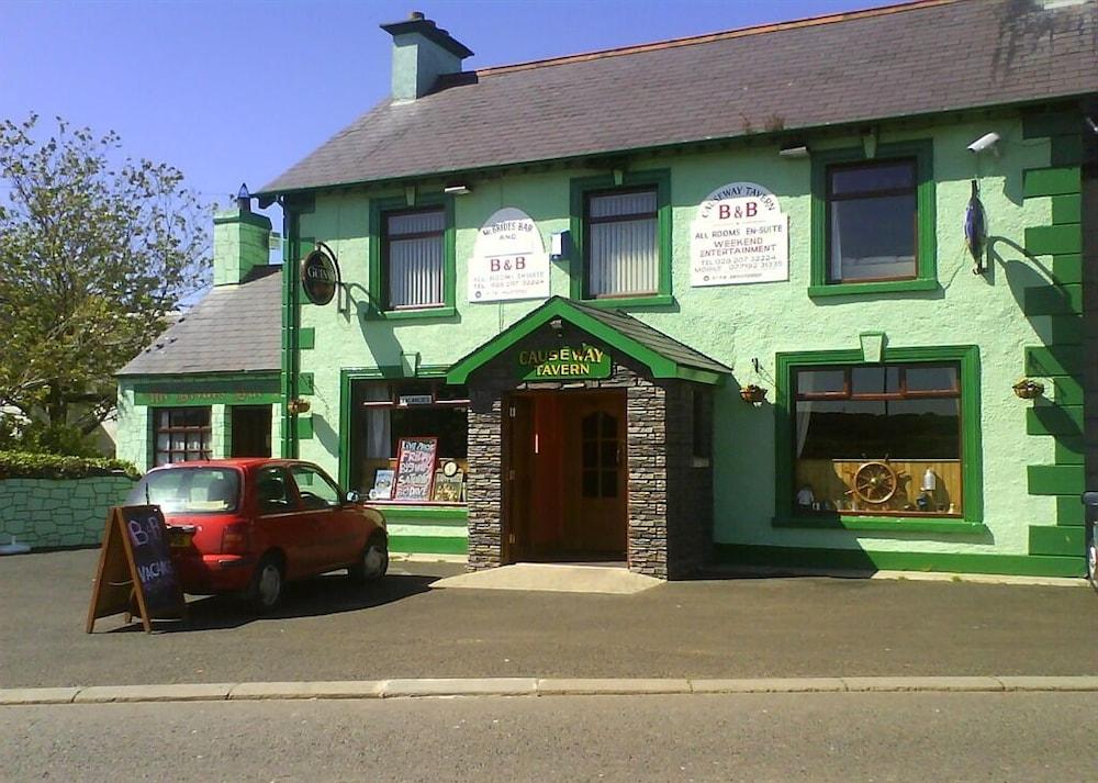 Causeway Tavern Bed & Breakfast Bushmills Exterior photo