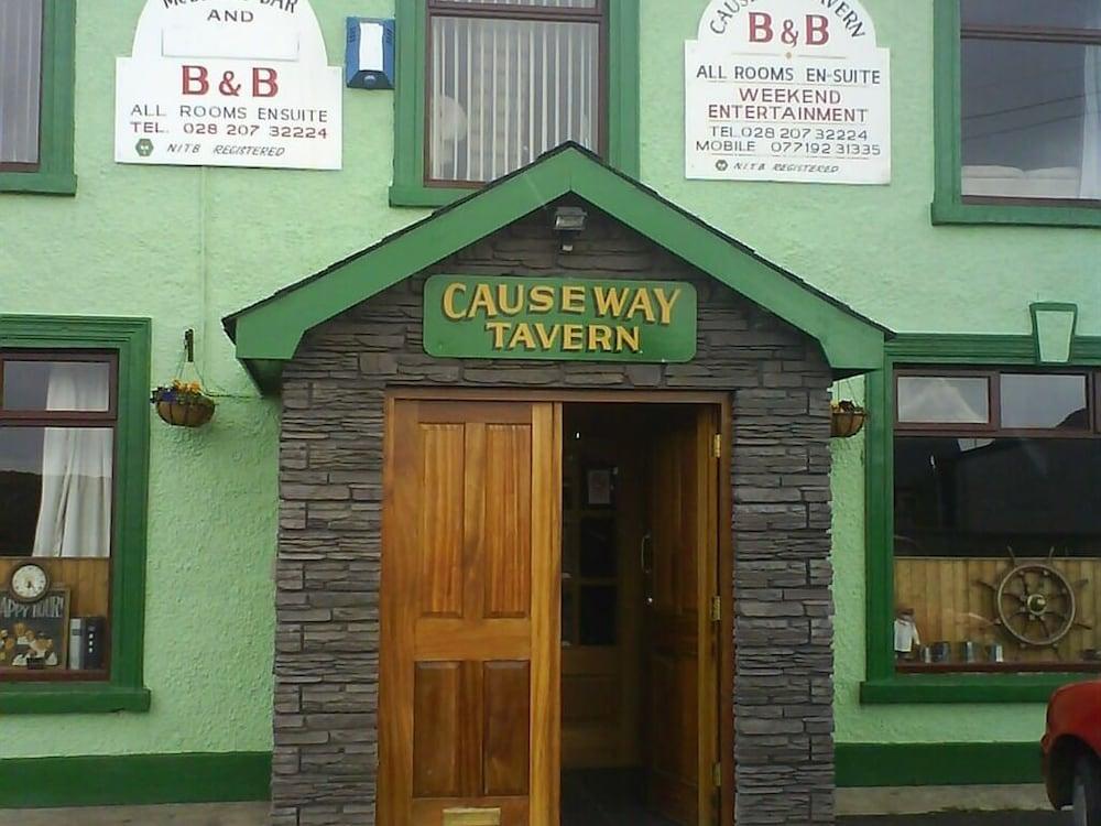 Causeway Tavern Bed & Breakfast Bushmills Exterior photo