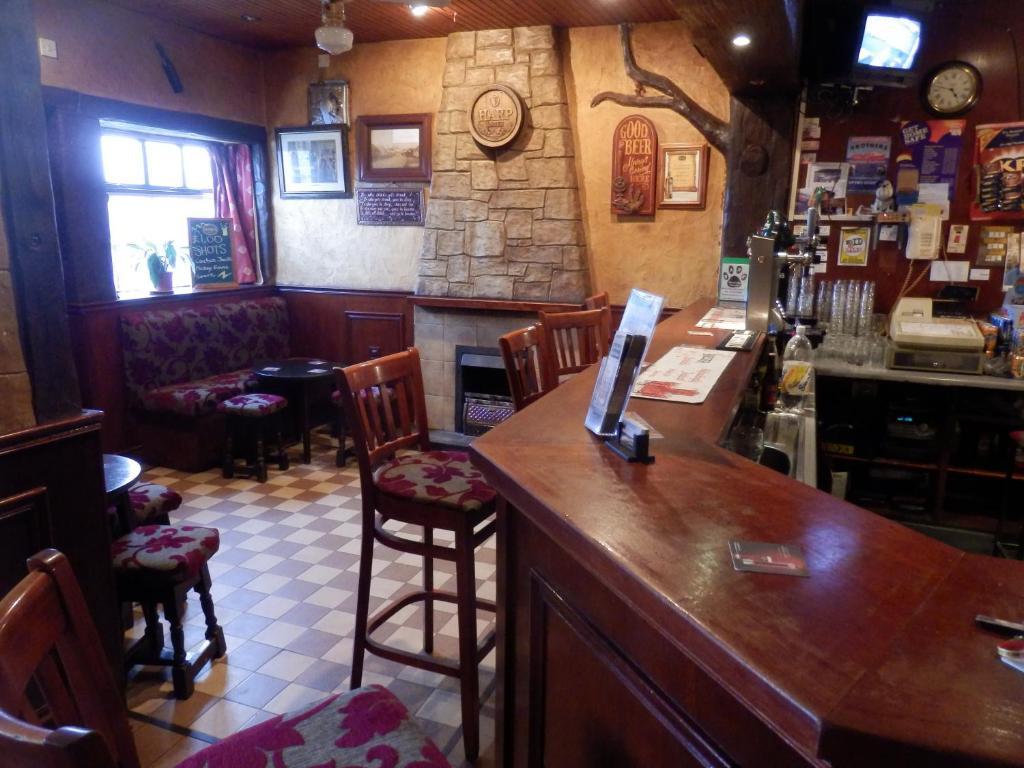 Causeway Tavern Bed & Breakfast Bushmills Exterior photo