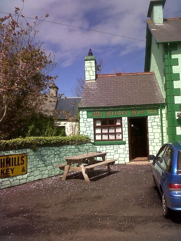 Causeway Tavern Bed & Breakfast Bushmills Exterior photo